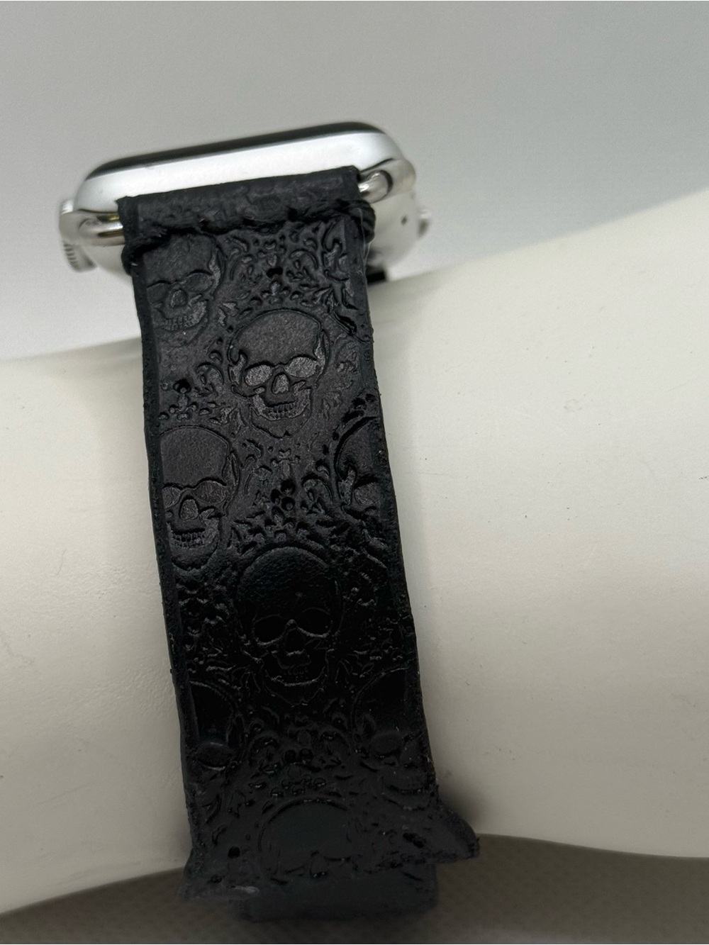 Handmade Leather Apple Watch Band - Picture 3 of 10